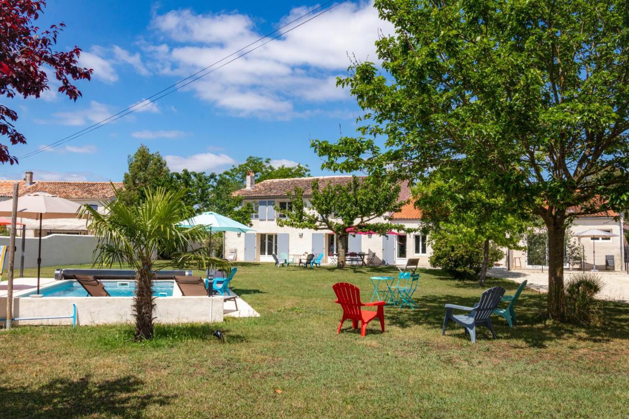 Gite 4 Personnes Avec Piscine Entre Saintes Et Royan Balanzac Bagian luar foto